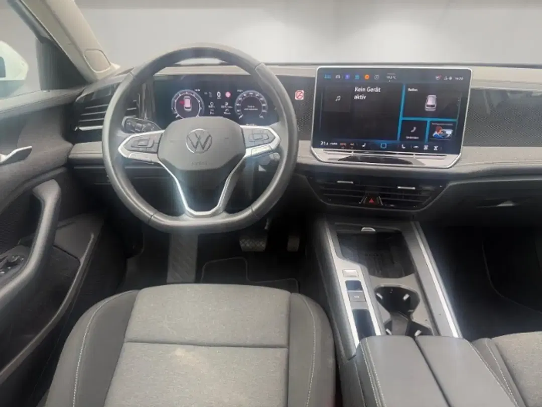 Volkswagen Passat - Thumbnail 9