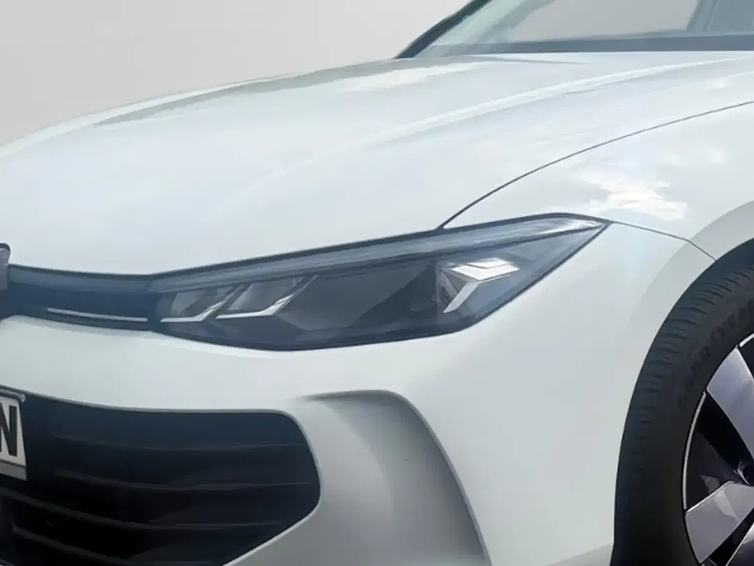 Volkswagen Passat - Thumbnail 4