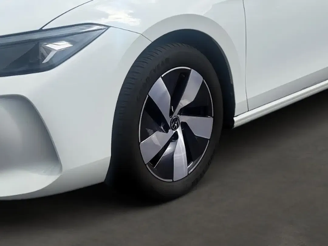 Volkswagen Passat - Thumbnail 5