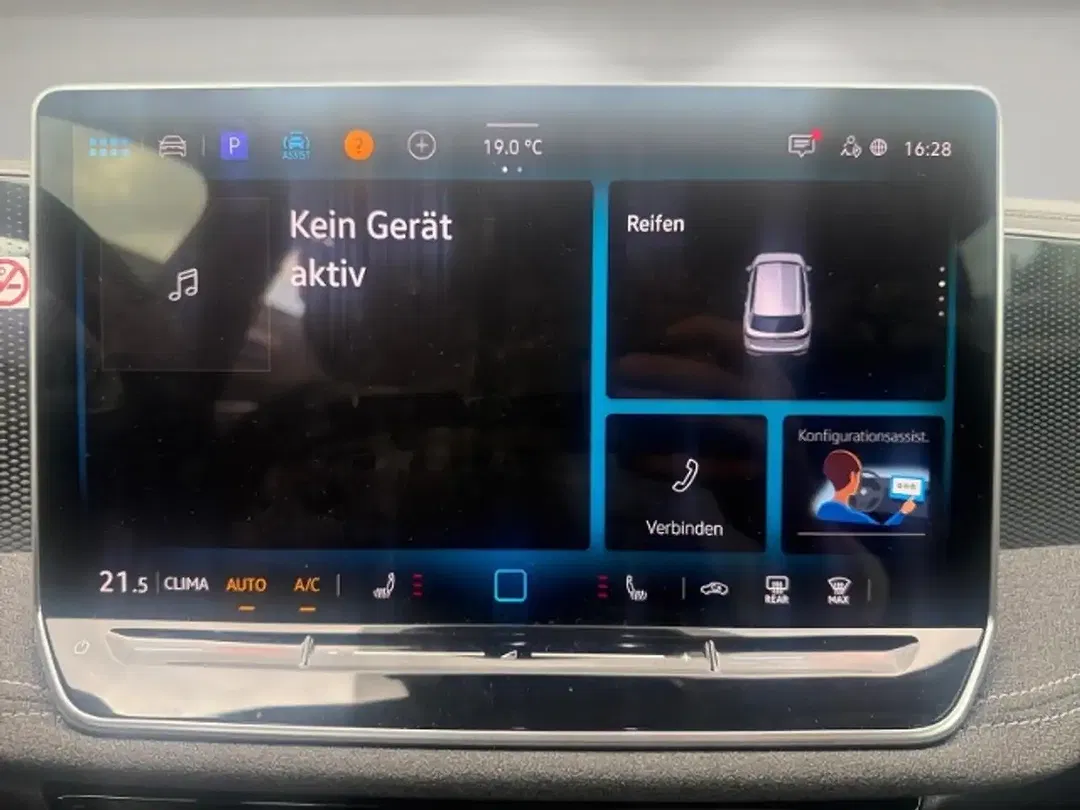 Volkswagen Passat - Thumbnail 8