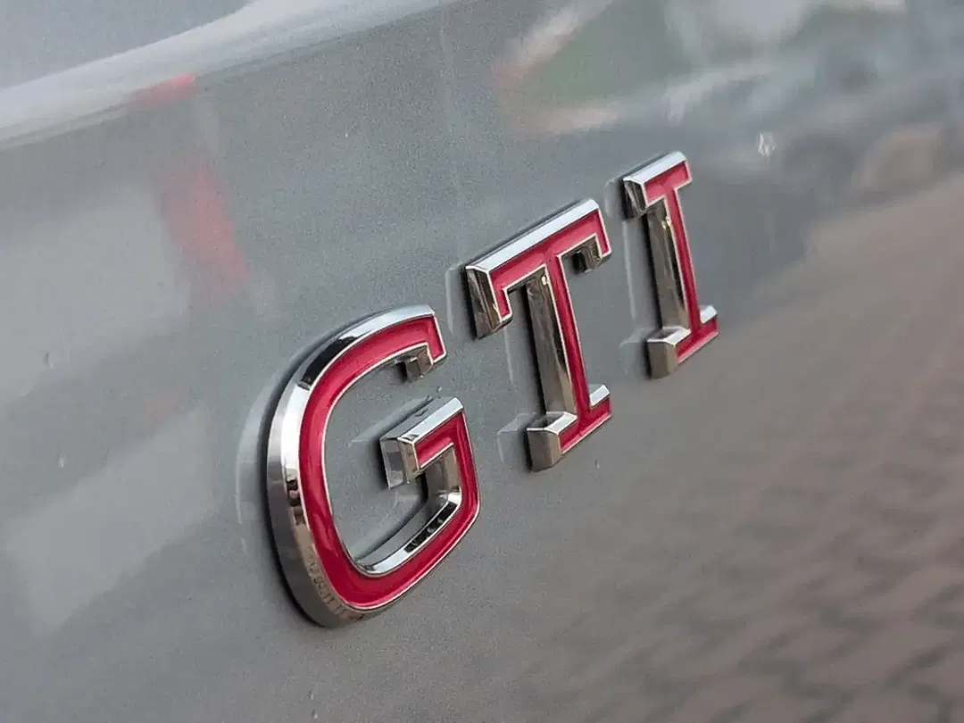 Volkswagen Golf - Thumbnail 12