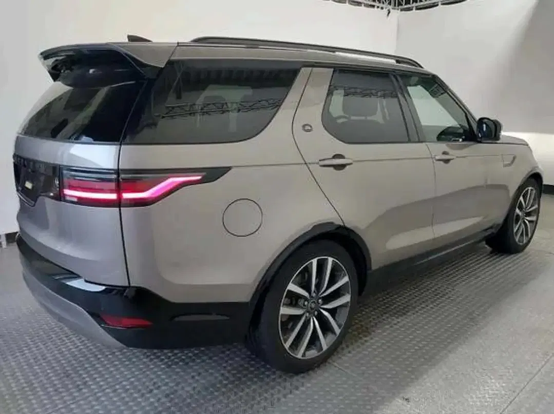 Land Rover Discovery - Thumbnail 3