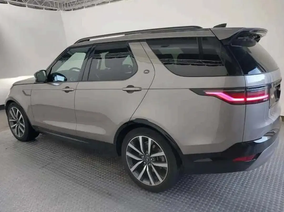 Land Rover Discovery - Thumbnail 4