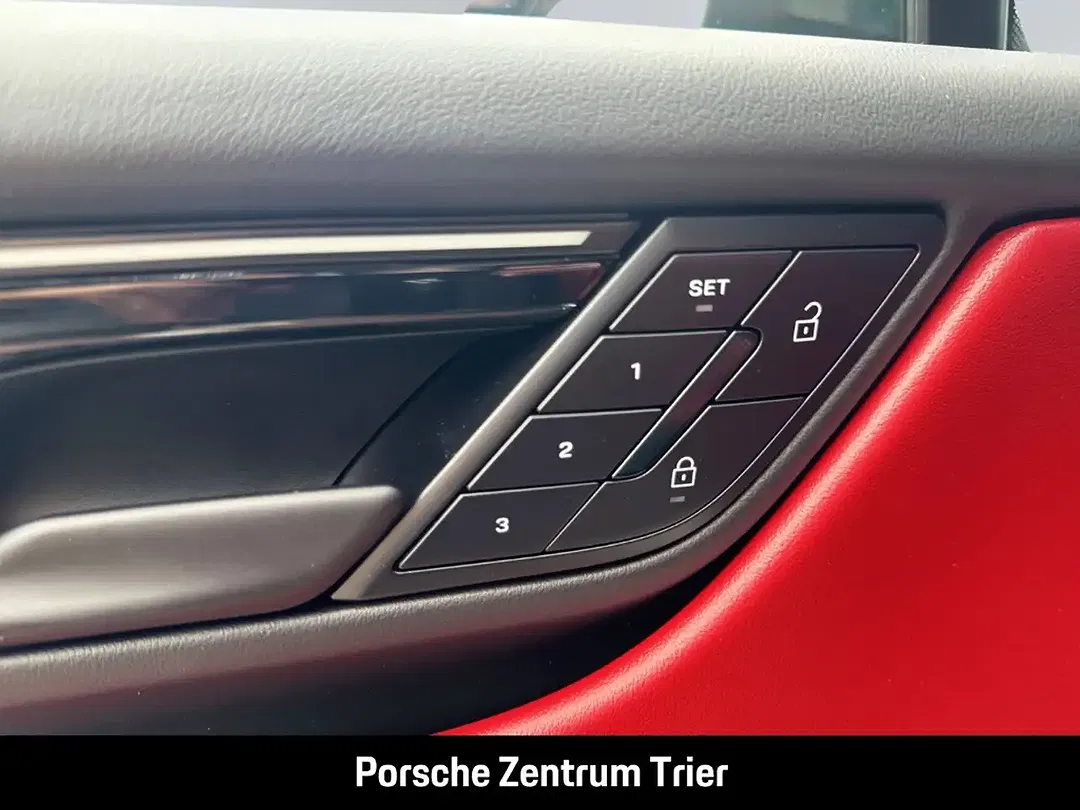 Porsche Macan - Thumbnail 23
