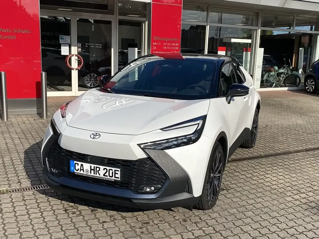 Toyota C-HR - Thumbnail 2