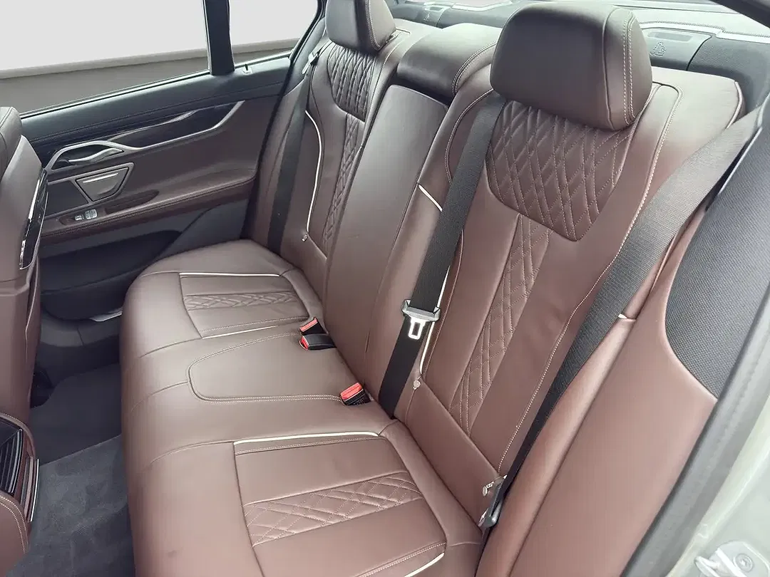 BMW 750 xDrive M Sport - foto 15