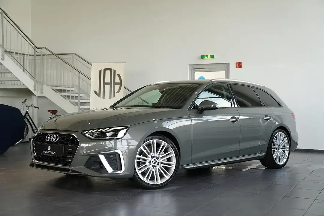 Audi A4 40 TFSI AUT Avant S line - foto 1