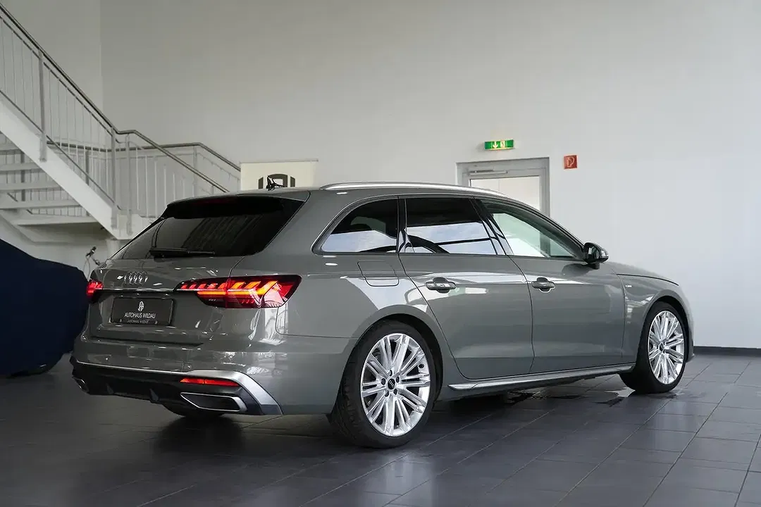 Audi A4 - Thumbnail 10