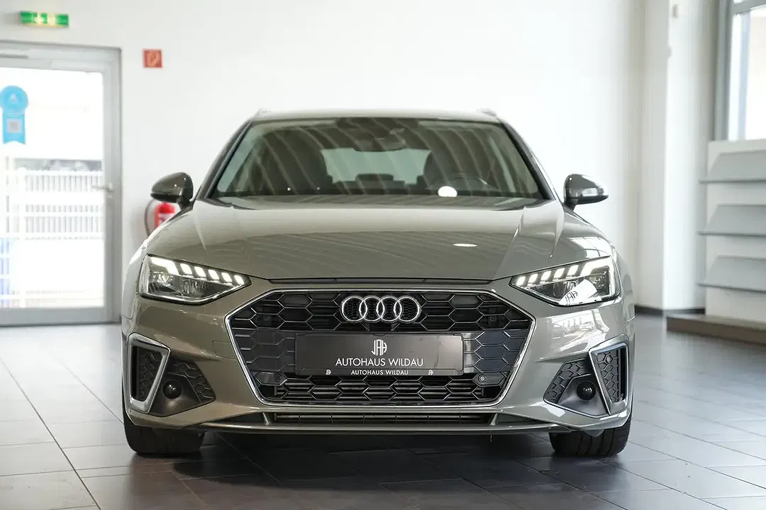 Audi A4 - Thumbnail 4