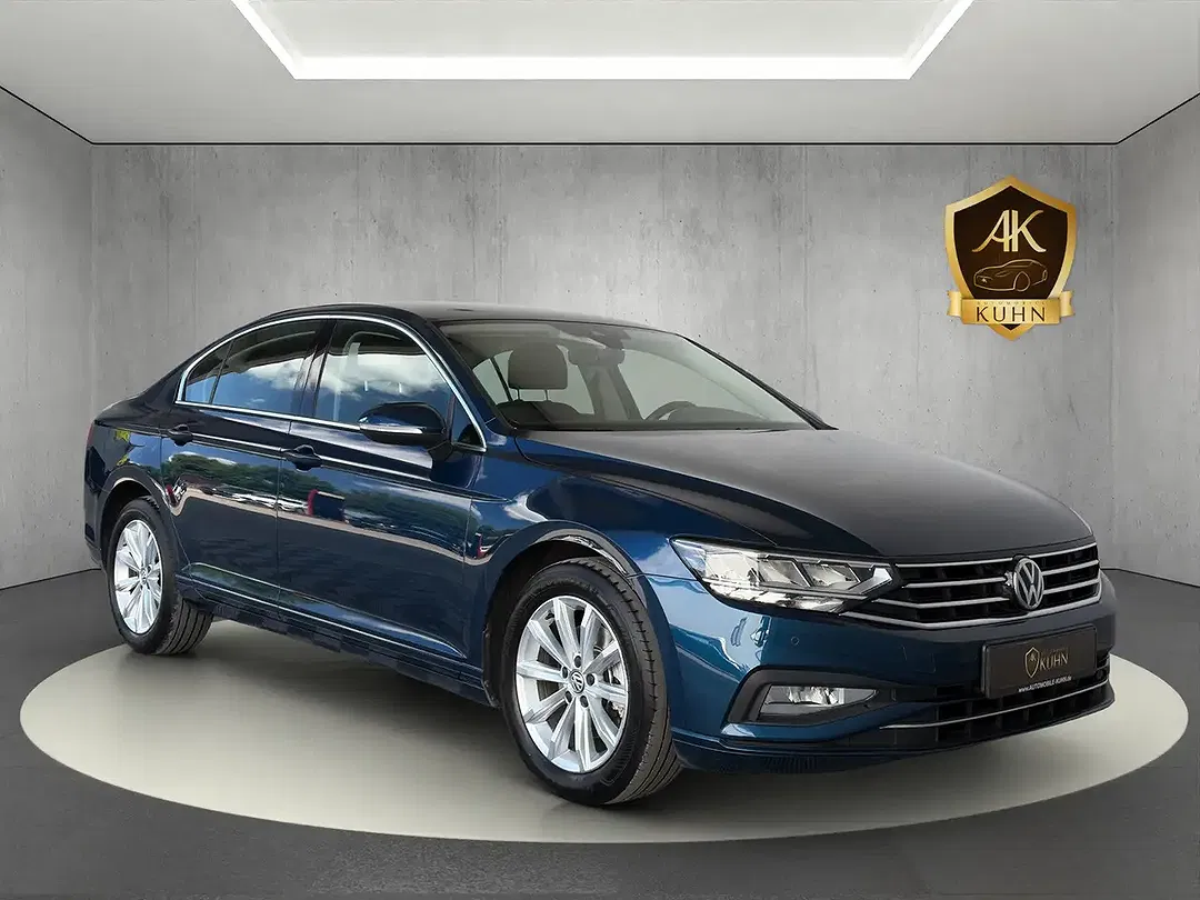 Volkswagen Passat - Thumbnail 11