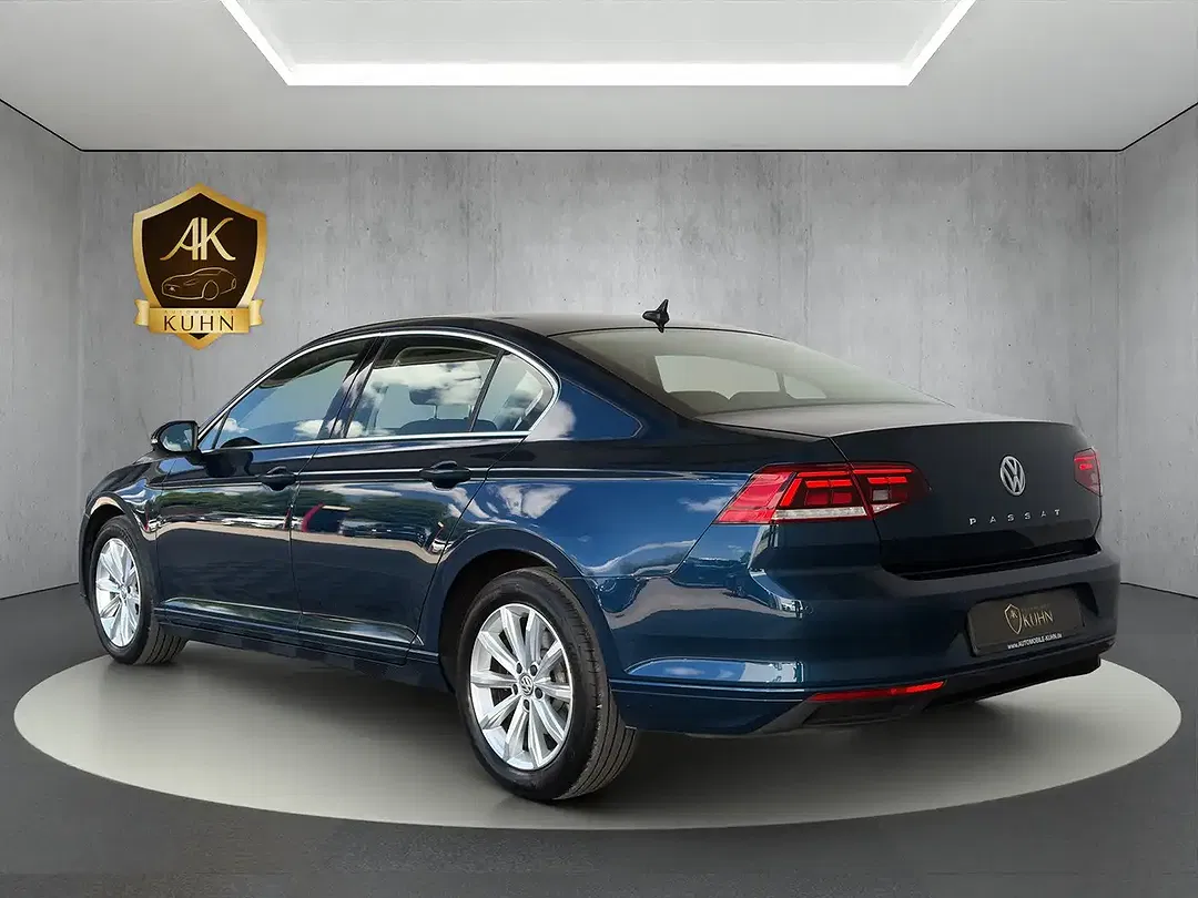 Volkswagen Passat - Thumbnail 7