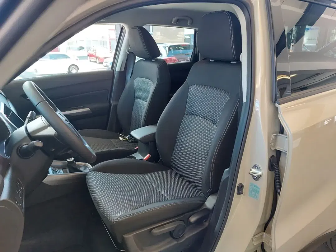 Suzuki Vitara - Thumbnail 9