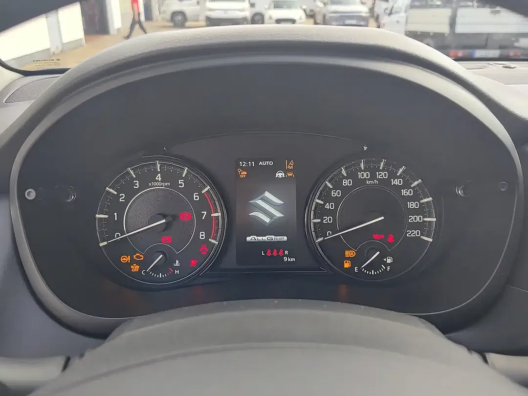 Suzuki S-Cross - Thumbnail 12