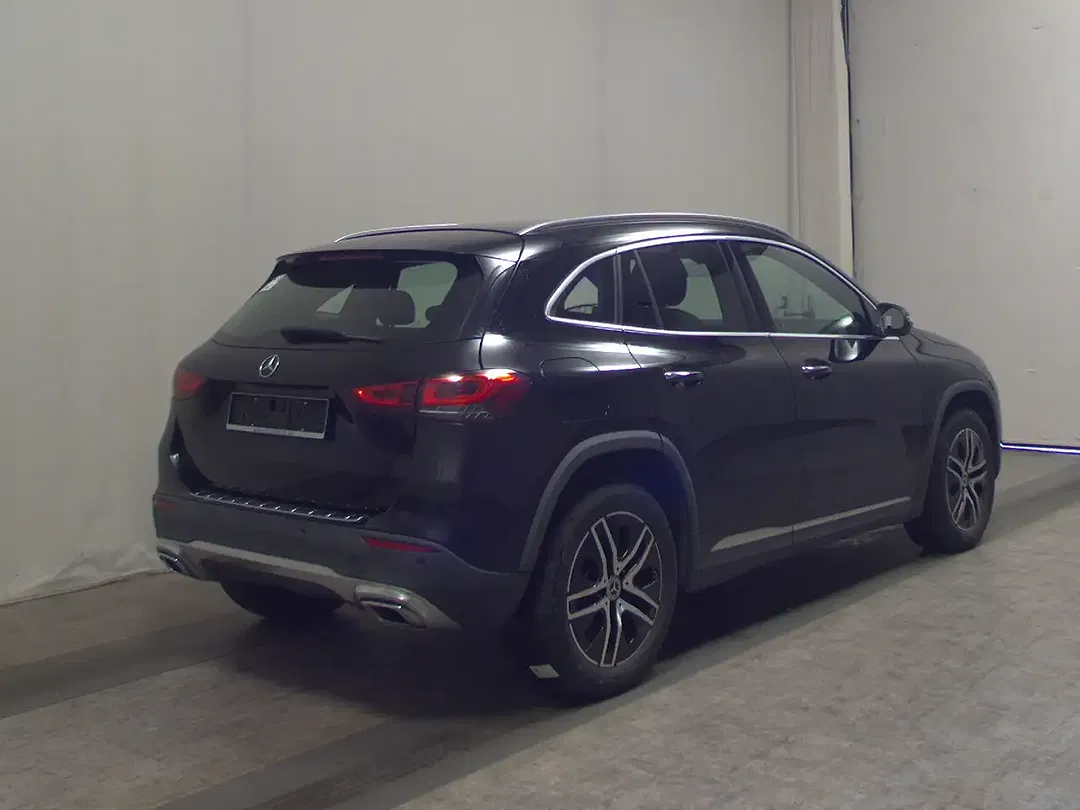 Mercedes-Benz GLA 250 - Thumbnail 3