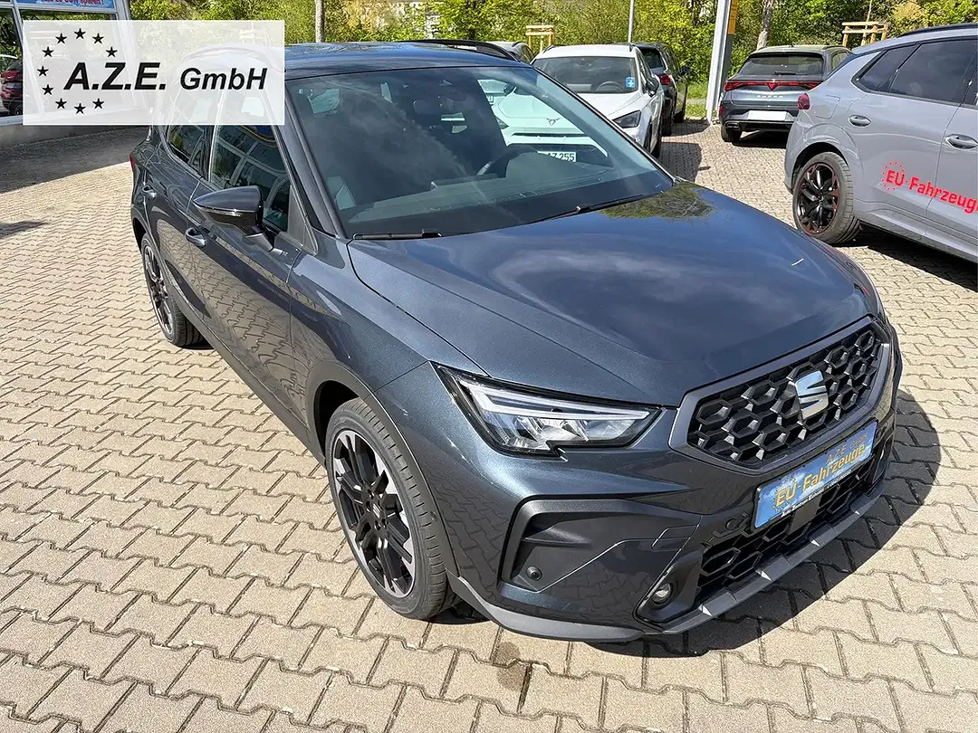 SEAT Arona - Thumbnail 3