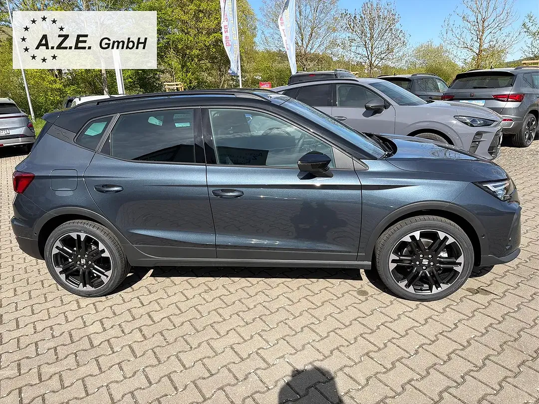 SEAT Arona - Thumbnail 4