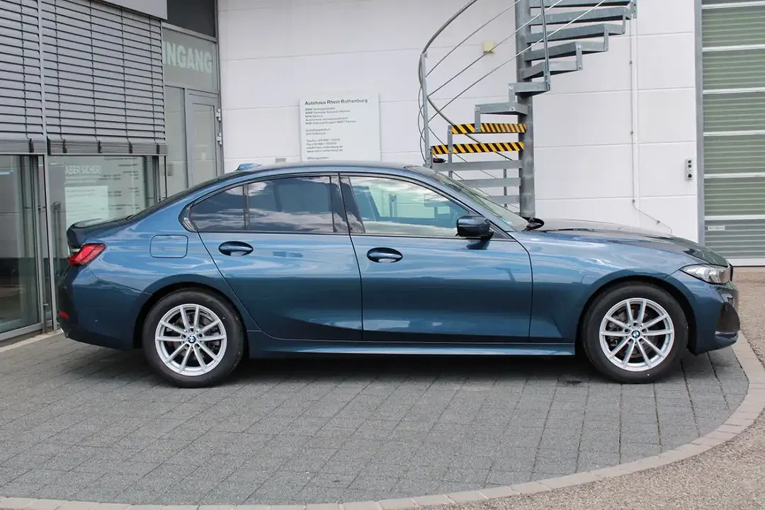 BMW 318 - Thumbnail 3