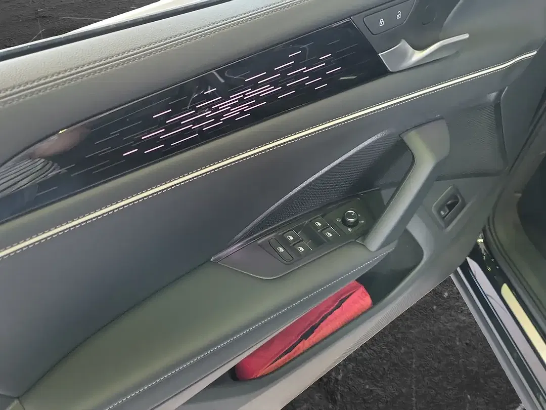 Volkswagen Tiguan - Thumbnail 5