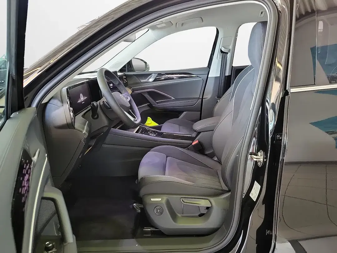 Volkswagen Tiguan - Thumbnail 6