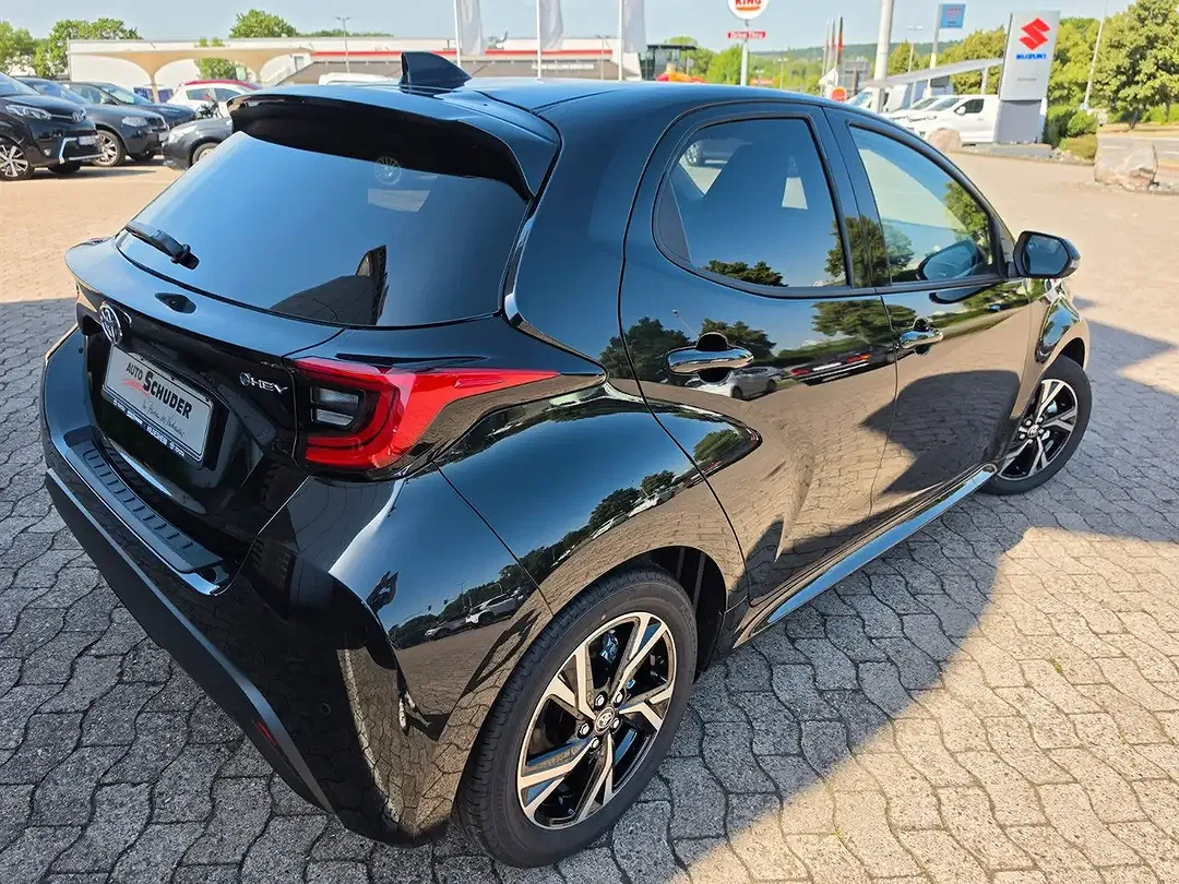 Toyota Yaris - Thumbnail 2