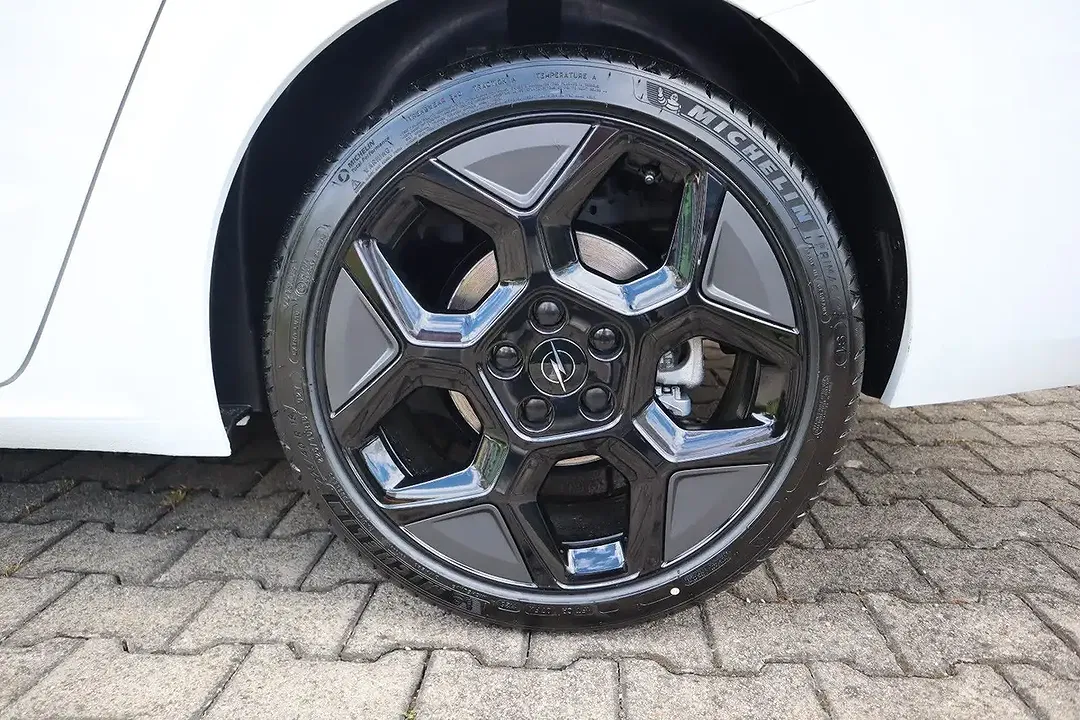 Opel Astra - Thumbnail 4