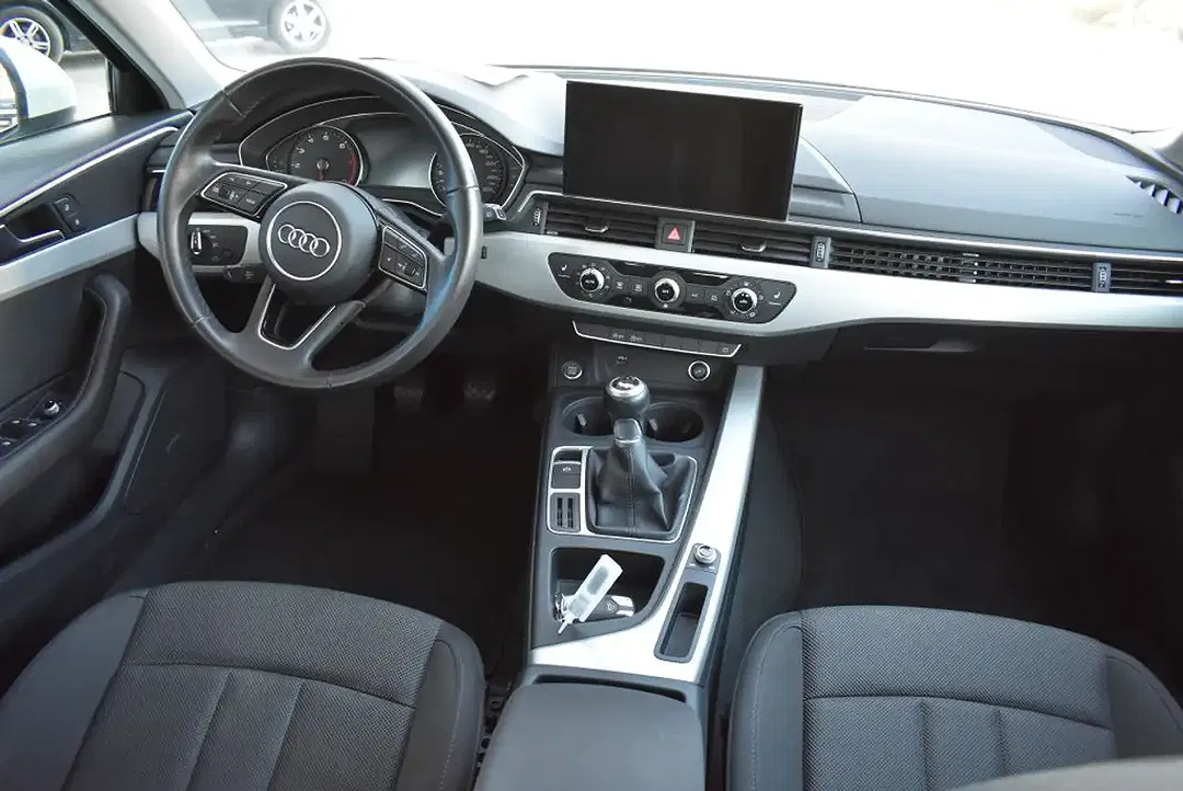 Audi A4 - Thumbnail 4