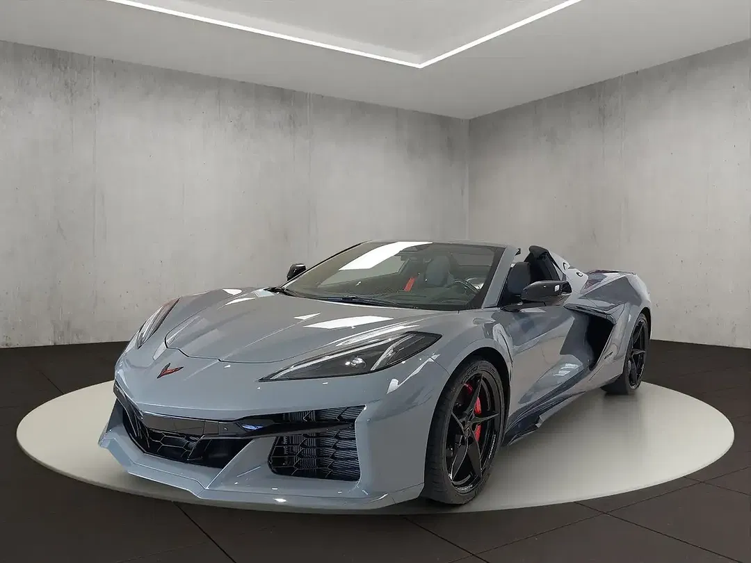 Corvette C8 - Thumbnail 1