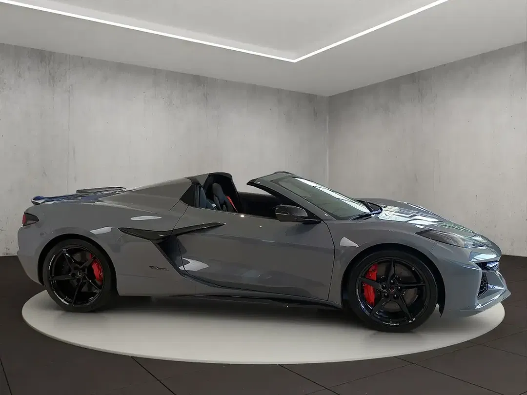 Corvette C8 - Thumbnail 6