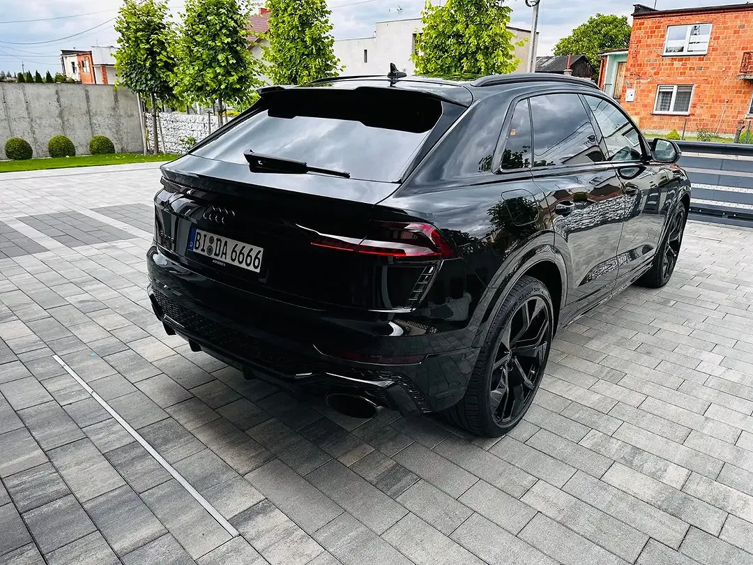 Audi RS Q8 - Thumbnail 4
