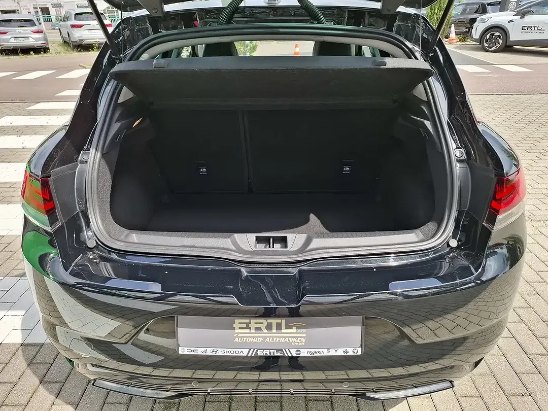 Renault Megane - Thumbnail 8