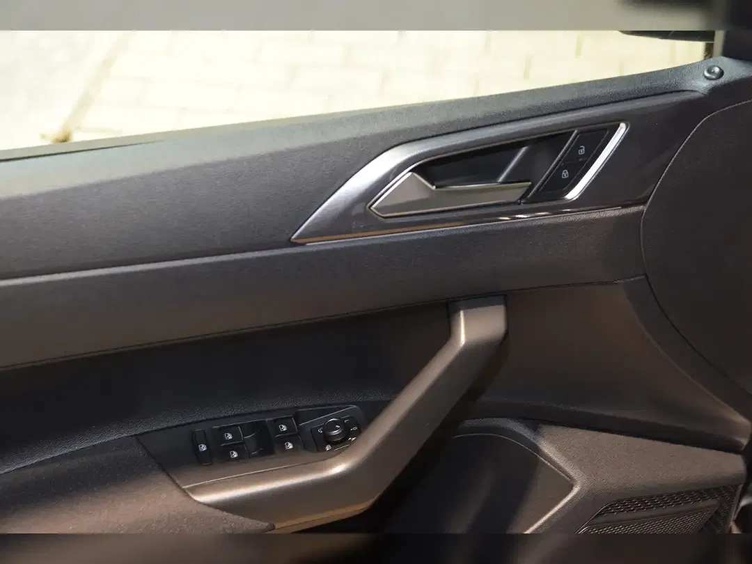 Volkswagen Polo - Thumbnail 10