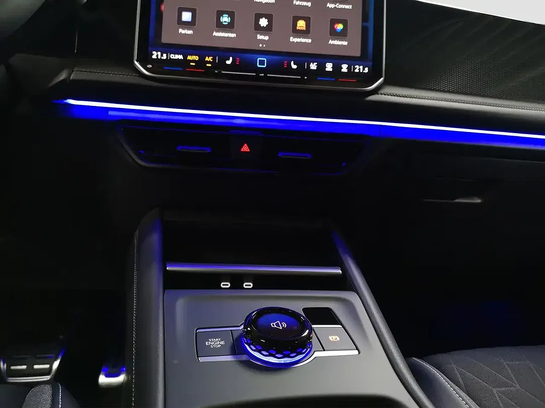 Volkswagen Tiguan - Thumbnail 13