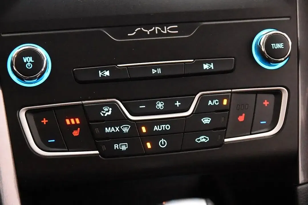 Ford Mondeo - Thumbnail 14
