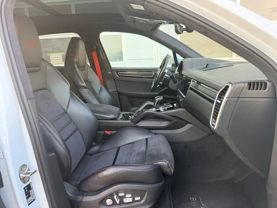 Porsche Cayenne - Thumbnail 13