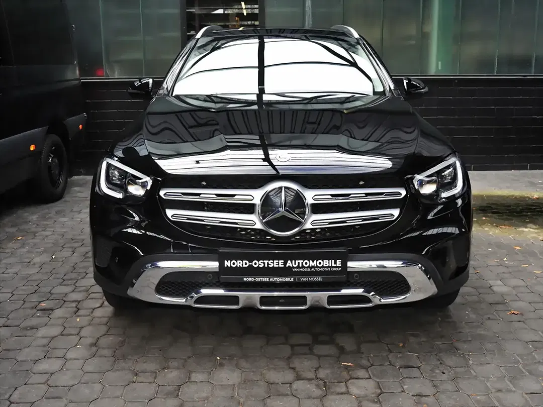 Mercedes-Benz GLC 300 - Thumbnail 4