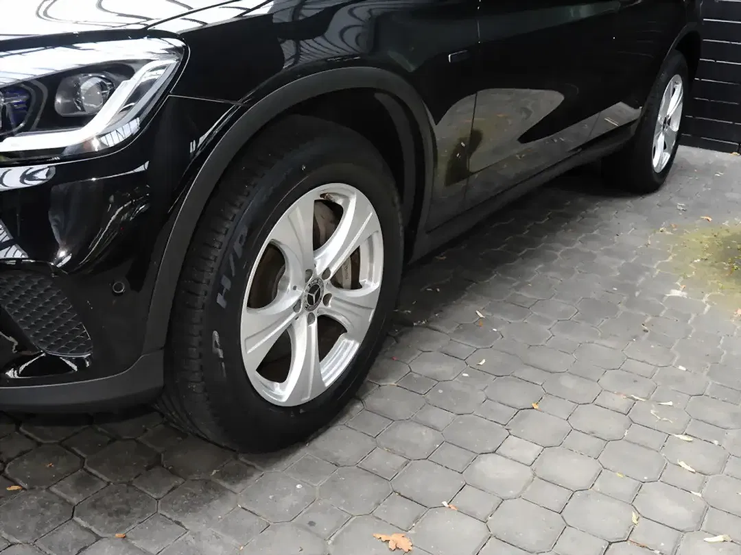 Mercedes-Benz GLC 300 - Thumbnail 7