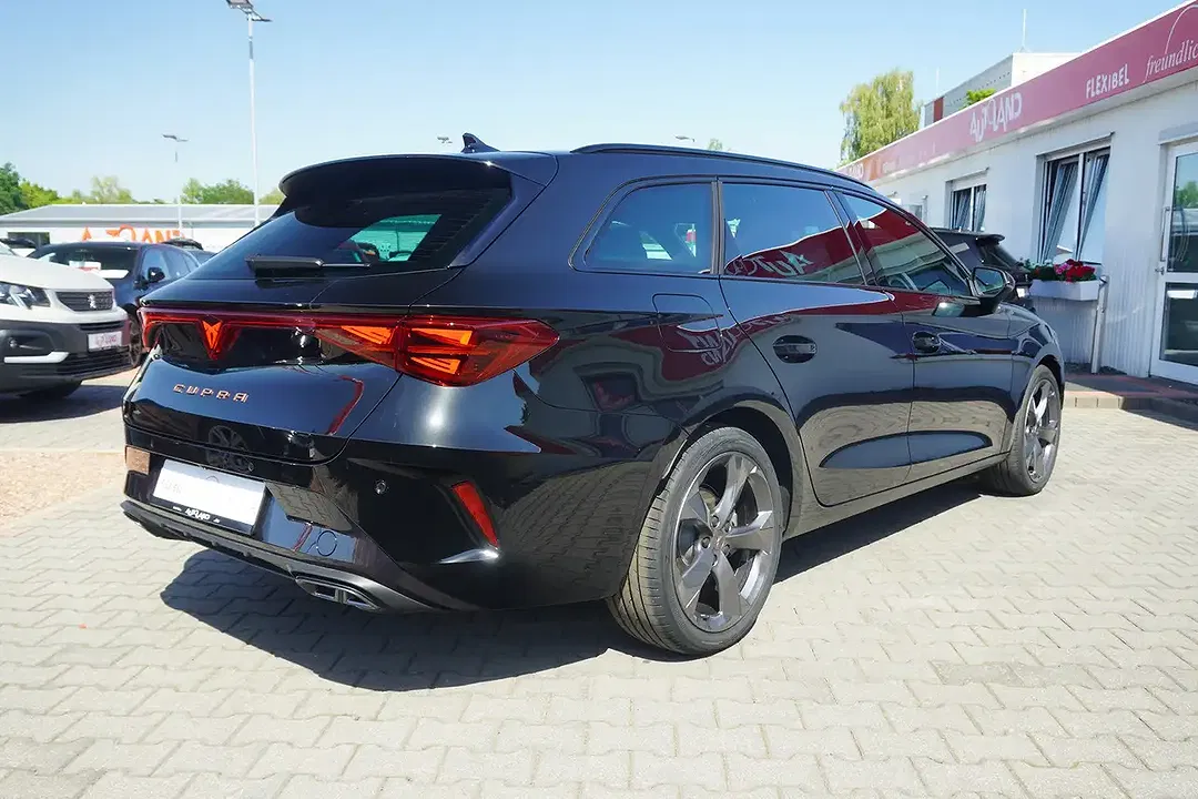 CUPRA Leon - Thumbnail 5