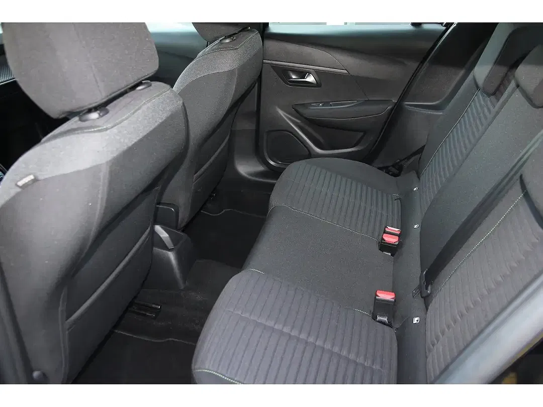 Peugeot 208 - Thumbnail 9