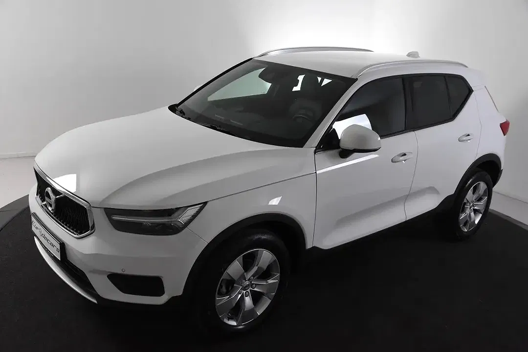 Volvo XC40 - Thumbnail 4
