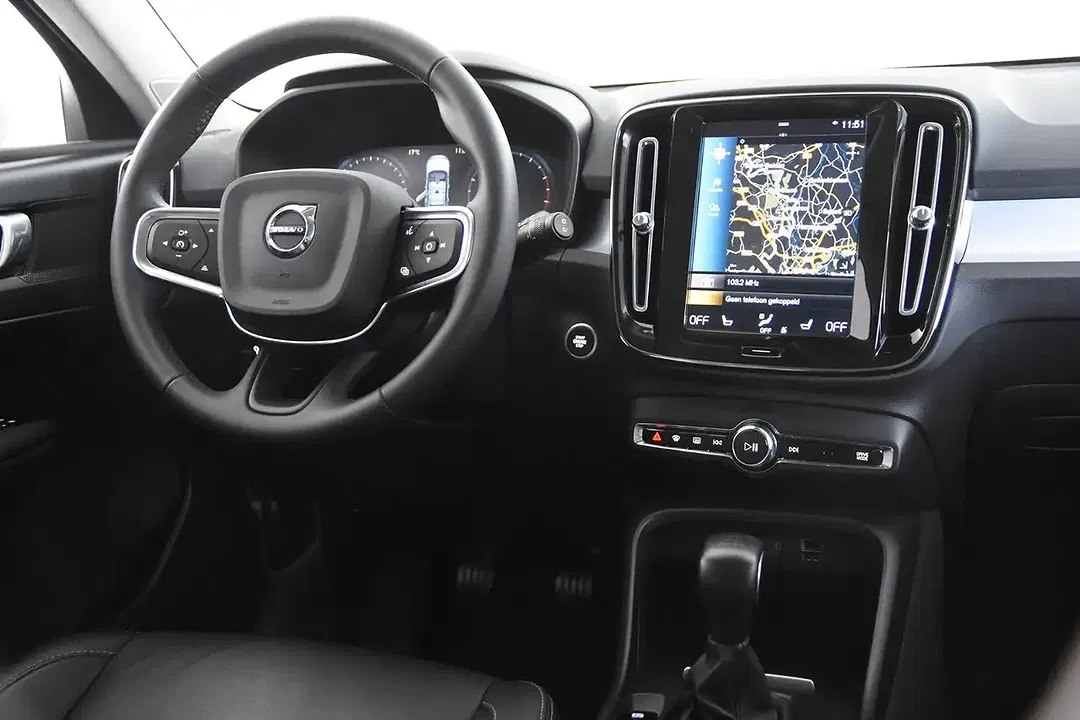 Volvo XC40 - Thumbnail 9