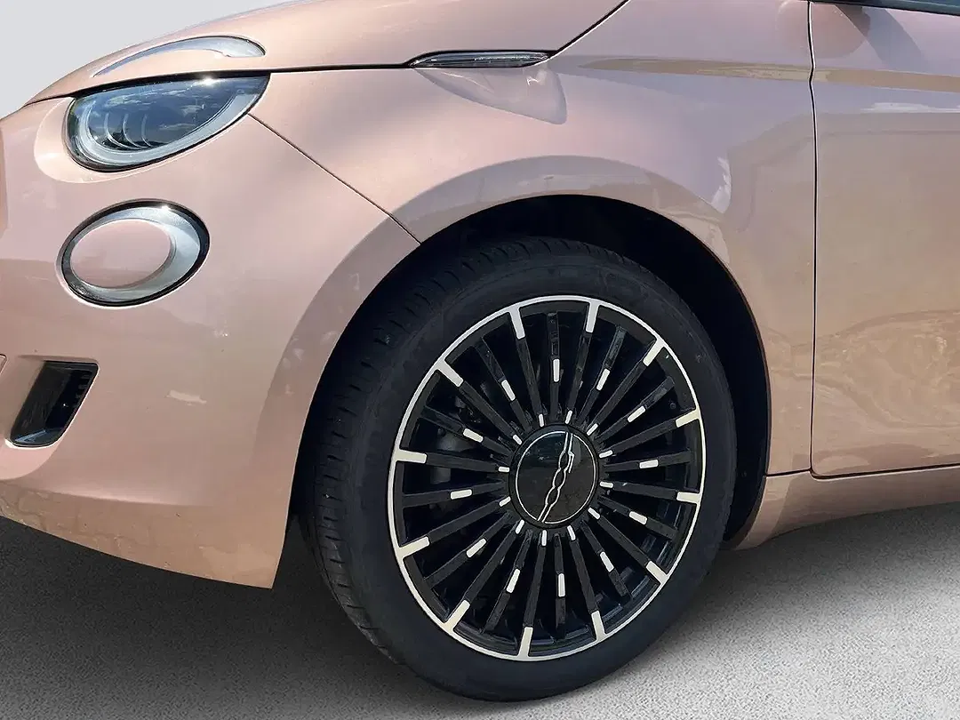 Fiat 500e - Thumbnail 3