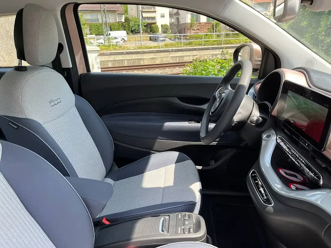 Fiat 500e - Thumbnail 9