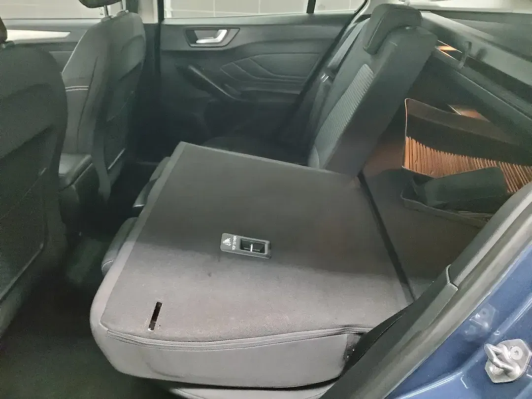 Ford Focus - Thumbnail 12