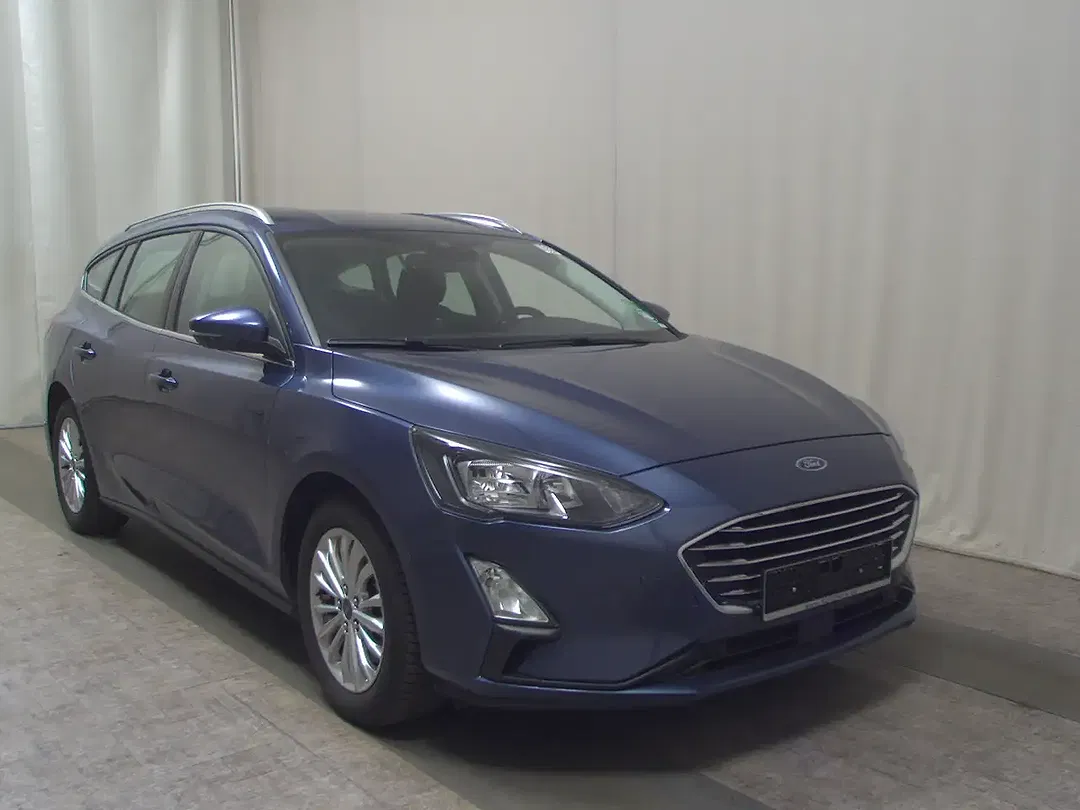 Ford Focus - Thumbnail 3