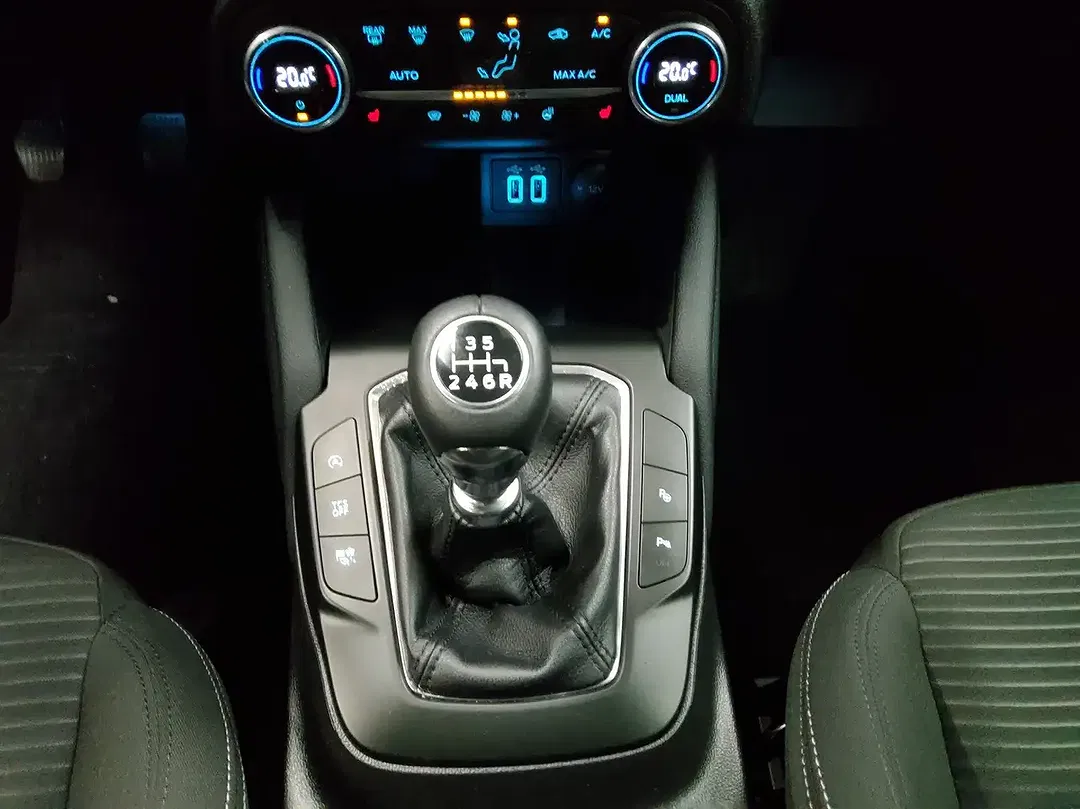 Ford Focus - Thumbnail 6