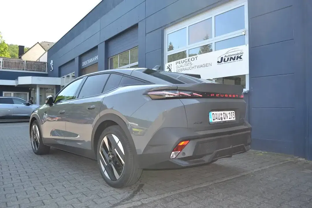 Peugeot 408 - Thumbnail 5