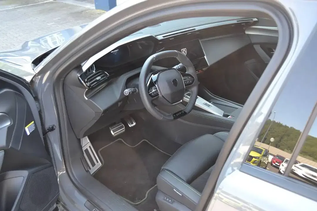 Peugeot 408 - Thumbnail 8