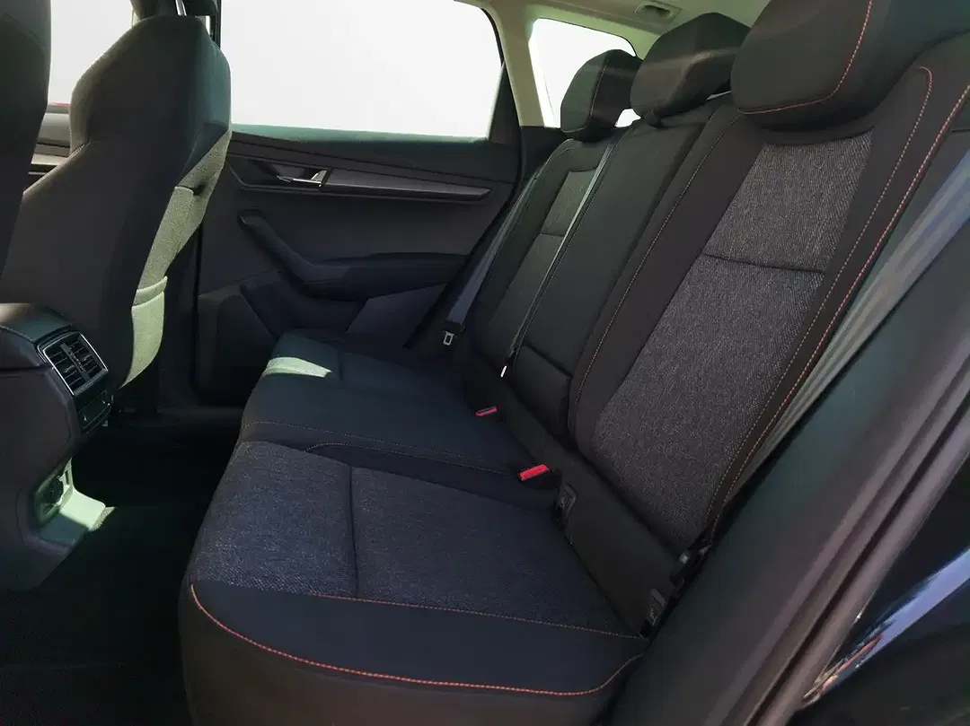 Skoda Karoq - Thumbnail 6