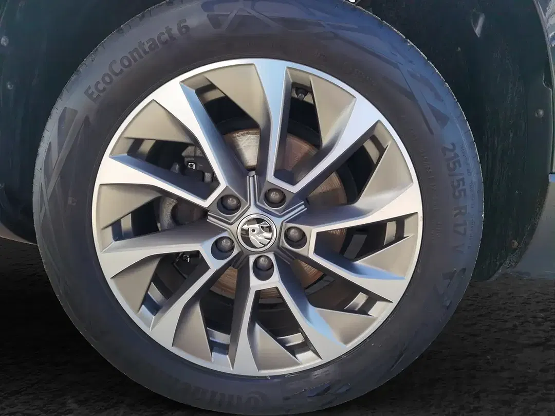 Skoda Karoq - Thumbnail 3