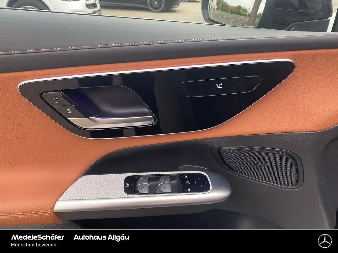 Mercedes-Benz GLC 220 - Thumbnail 12